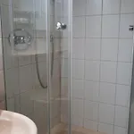 Gaststaette Zur Eiche بيت ريفي *