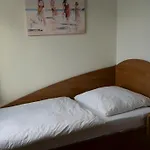 بيت ريفي Gaststaette Zur Eiche هانوفر