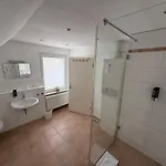 Gaststaette Zur Eiche بيت ريفي *